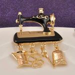 Vintage Style Sewing Machine Pin Badge Decorative Accessories Faux Fashion Jewel Gold Photo 1