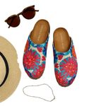 Chelsea and Violet  Embroidered Platform Cleo Clogs Colorful Floral Slides Size 8M Photo 0