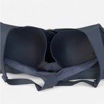 Victoria's Secret Victoria’s Secret On Point Sweater Zip Front Sports Bra in Size 38D Photo 2