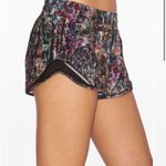 Lululemon  Hotty Hot Short II 2.5" Vitalize Multi Photo 4