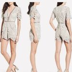 ASTR  THE LABEL LACE ROMOER Photo 1