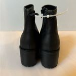 Andre Assous Milla Shoes Womens 8 Black Leather Side Zip Lug Sole Ankle Bootie Photo 1