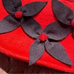 Shiraleah  red and black felt flowered short handle purse clutch Photo 2