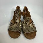 Earth Origins  Kingsley gold leather wedge sandals size‎ 7 Photo 2
