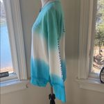 Vineyard Vines  Women's Teal and White Ombre Sweatshirt, Medium, Like New Photo 2