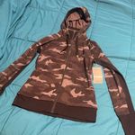 Athleta triumph printed camo hoodie S Photo 0