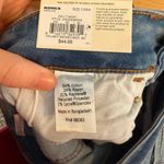 SO  high rise light wash ripped skinny jeans Photo 4