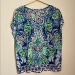 Lilly Pulitzer  Hartwell Linen V-Neck Tee Shirt in Tropical Beach Photo 5
