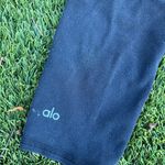 Alo Yoga  Capri Leggings Photo 1