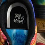 Yes We Vibe womens 9 ,mens 7.5 Photo 5