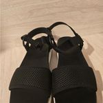 UGG  Black Sandals – Size 8.5 – Adjustable Straps – Comfy & Stylish Photo 2