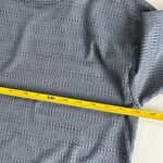 Gap Fit Sz XS Gray Stretch Perforated Sheer Eyelet Short Sleeve Sports Shirt Top Photo 4