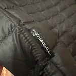 The North Face Women’s Thermoball Eco Jacket TNF black NF0A3Y3Q size Medium NWOT Photo 6