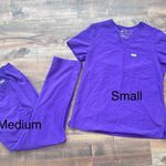 FIGS  Technical Collection Scrub Set Womens Top-Sm, Bottom-Med Purple Medical MD Photo 2