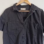 Madewell  Denim Short-Sleeve Button-Up Shirt in Lunar Wash Black Size Large NB497 Photo 3