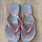 Woman’s size 6 tie dye flip flops Blue Photo 2