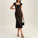 Rihoas Black Textured Ruffle Mermaid Midi Dress Photo 3