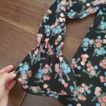 Kensie  long sleeve flowery top size medium women's,  super cute ruffles … Photo 1