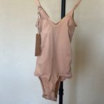 SKIMS  EVERYDAY SCULPT BODYSUIT Clay size S‎ NWT Photo 5
