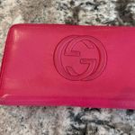 Gucci Pebbled Calfskin Soho Zip Around Wallet, magenta π Photo 0