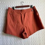 Patagonia NWT  Women’s Fleethwith Shorts 5” Sz XL‎ Burnt Orange Photo 1