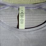 Lululemon Metal Vent Lavender SS Crewneck, Size 8, Like New Photo 7