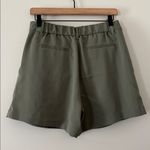 Quince Stretch Crepe Pleated Short in Olive Size 8 Green Photo 5