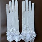 Elegant White Fascinator and Gloves Set Photo 2