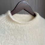 Universal Threads Universal Thread Women's Cream Color Soft Fuzzy Sweater Size Large Photo 5