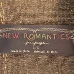 New Romantics Free People Stylish Olive Sweater with Multicolor Trim Green Size L Photo 3