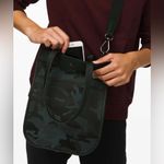 Lululemon Now And Always Tote Vol 8L Photo 2