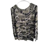 Evereve  Camo‎ Print Long Sleeve Thermal Top Size M Photo 2