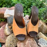 Candie's Vintage 70s Camel Tan Suede Resin Slide Mule Heels Photo 2