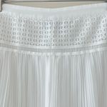 Ali & Jay  white flowy pleated mini shorts size small‎ Photo 2