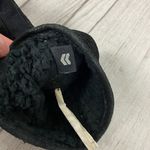 Isotoner gloves women Medium black leather suede lined gloves w/snap outer strap Photo 4