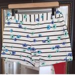 Elle  Chino Floral 4' Shorts Photo 0