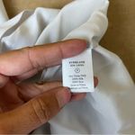 Everlane  Silk Sleeveless Tank Top in Off White Photo 10