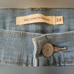 Levi's NWT BLUE Women's Mid-Length Cuffed Mid Rise Stretch Shorts Size 18 34 Photo 7