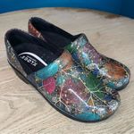 NWOT Klogs Portland Woodland Patent Leather Clog Slip Resistant Shoe Women’s 9 Blue Photo 0