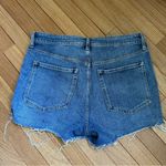 Old Navy  High Rise Straight Jean Denim Shorts Womens 12 Distressed Photo 2