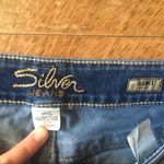 Silver Jeans Silver Suki Mid rise denim Capris size 28 jeans Photo 2