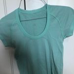 Lululemon Women's  Mint Green size two swiftly tech tshirt Photo 5