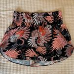 TCEC  floral activewear shorts size large Photo 1