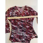 Tahari  Top Womens XS Red 3/4 Sleeve Stretch Workwear Quiet Luxury Travel V Neck Photo 5