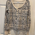 Columbia  Holly Hideaway‎ Top Size Medium Athleisure Outdoors Aztec Southwestern Photo 0