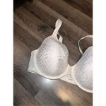 Vanity Fair White Bra Woman’s Size 40DD Preowned Style 75298 Photo 2