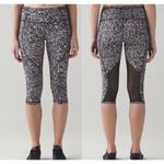 Lululemon  Outrun 17" Crop Mini Cinder Lace White Black Mesh Reflective Size 10 Photo 1
