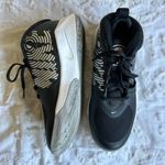 Nike Size 5.5Y Black  Gym Shoes Photo 2