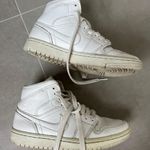 Nike AIR JORDAN 1 MID Photo 0