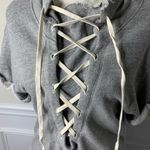 Anthropologie  t‎ la lace up gray sweatshirt XS Photo 2